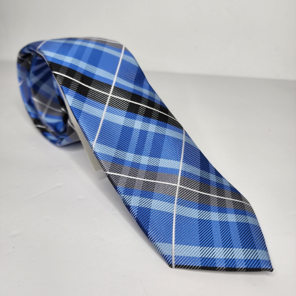 VAN HEUSEN Blue Plaid Tie.